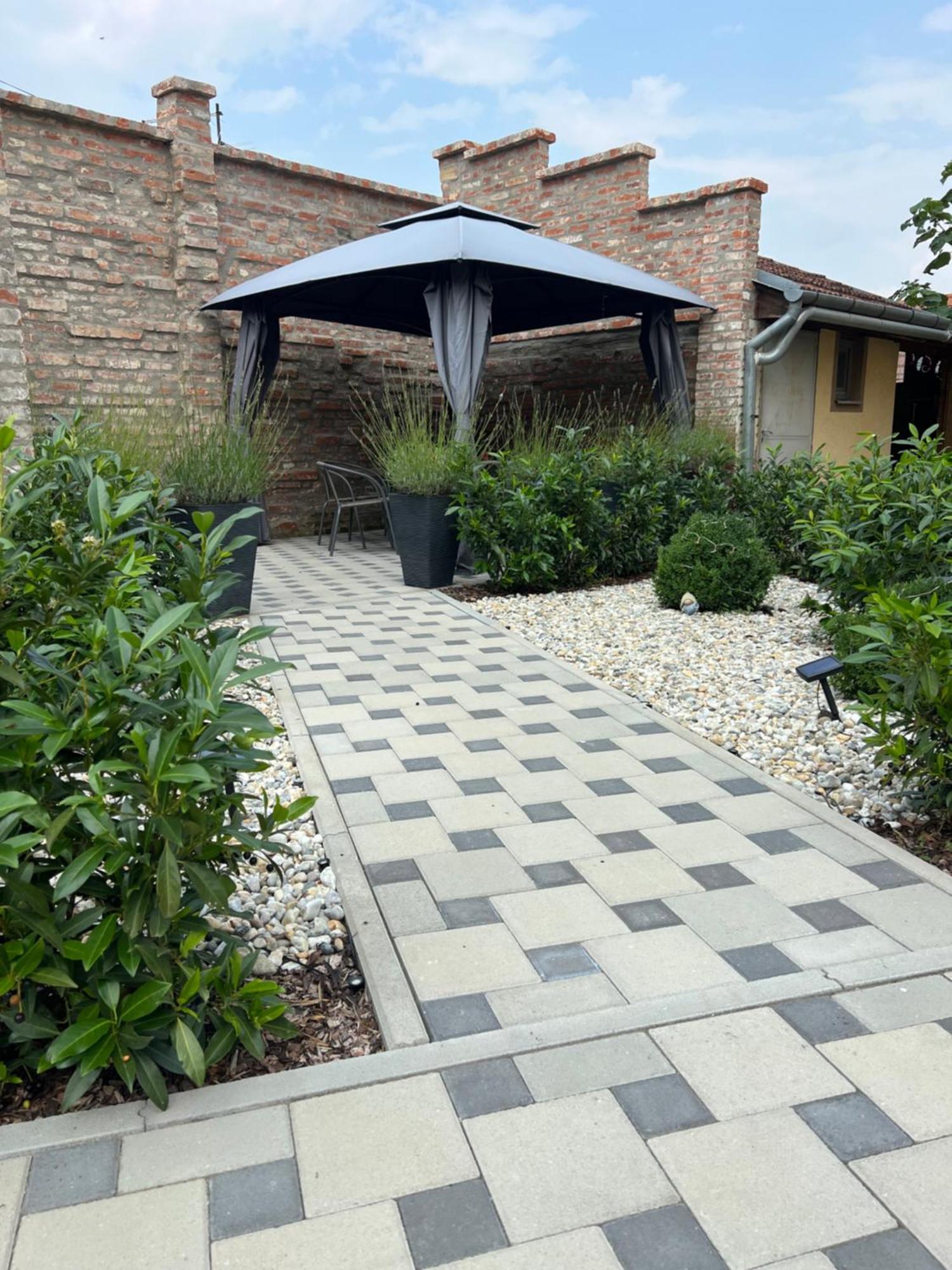 La Luna Premium Deluxe Apartment With Free Jacuzzi, Bikes & Covered Parking Nasice Exterior foto